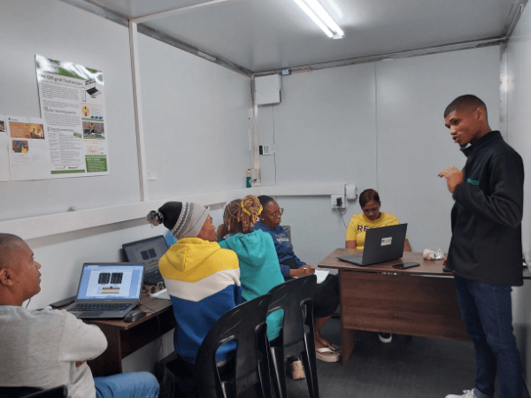 csr-community-esd-solar-training-11
